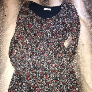 Abercrombie long sleeve floral dress size xs 15$